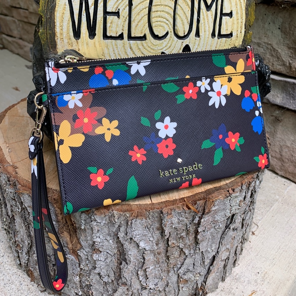 Auth. Kate spade floral LG clutch/wallet/wristlet